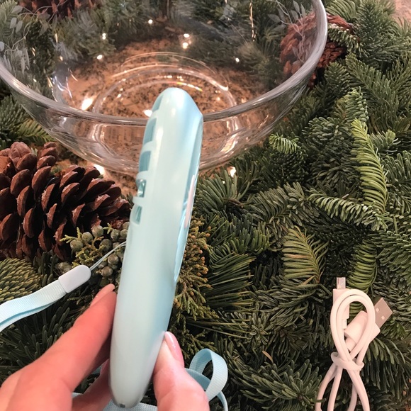 🦋Blu Butterfly Travel Fan - Aqua or White - USB rechargeable. - Picture 7 of 9